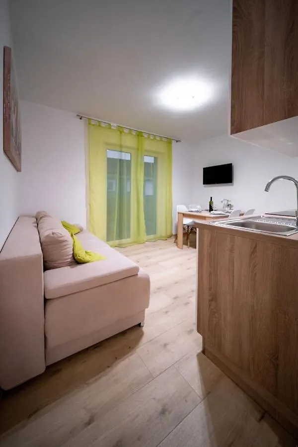 Apartments Arbis Lopar