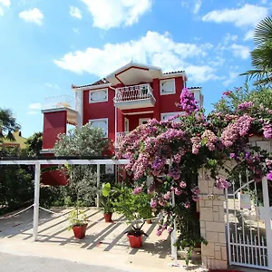 Ava , Rovinj Kroatien